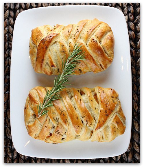 The Thanksgiving meal is over and now the question is what to do with all that leftover turkey! Try one of these delicious 12 Leftover Turkey Recipes! turkey leftovers