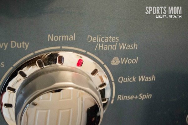 Kids and shoes...It seems they are either outgrowing them too quickly or they are always filthy! Find out the best way to clean tennis shoes and make them look new again. Kids and shoes...It seems they are either outgrowing them too quickly or they are always filthy! Find out the best way to clean tennis shoes and make them look new again.