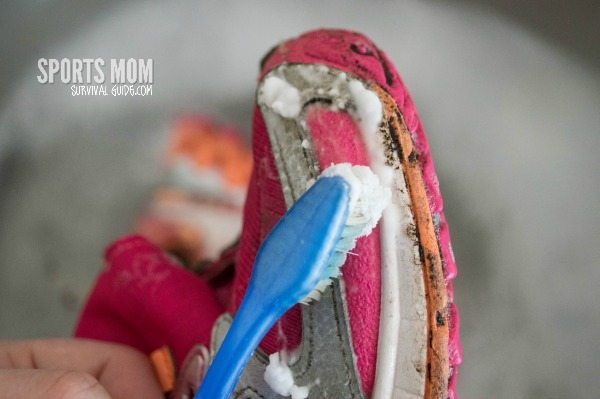 Kids and shoes...It seems they are either outgrowing them too quickly or they are always filthy! Find out the best way to clean tennis shoes and make them look new again. Kids and shoes...It seems they are either outgrowing them too quickly or they are always filthy! Find out the best way to clean tennis shoes and make them look new again.