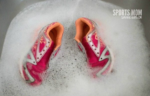 Kids and shoes...It seems they are either outgrowing them too quickly or they are always filthy! Find out the best way to clean tennis shoes and make them look new again. Kids and shoes...It seems they are either outgrowing them too quickly or they are always filthy! Find out the best way to clean tennis shoes and make them look new again.