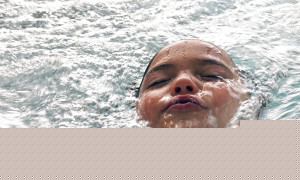 swimming-pool-1229130_1280