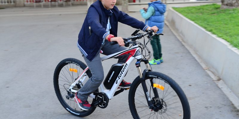 ebikes for under $1000 for kids