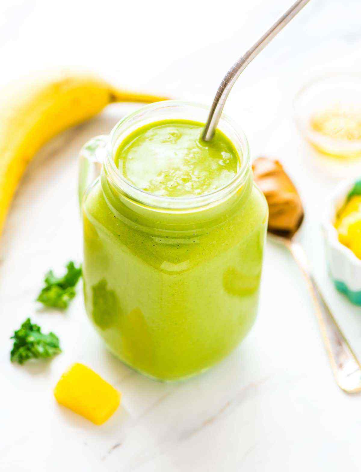 Kale pineapple smoothie