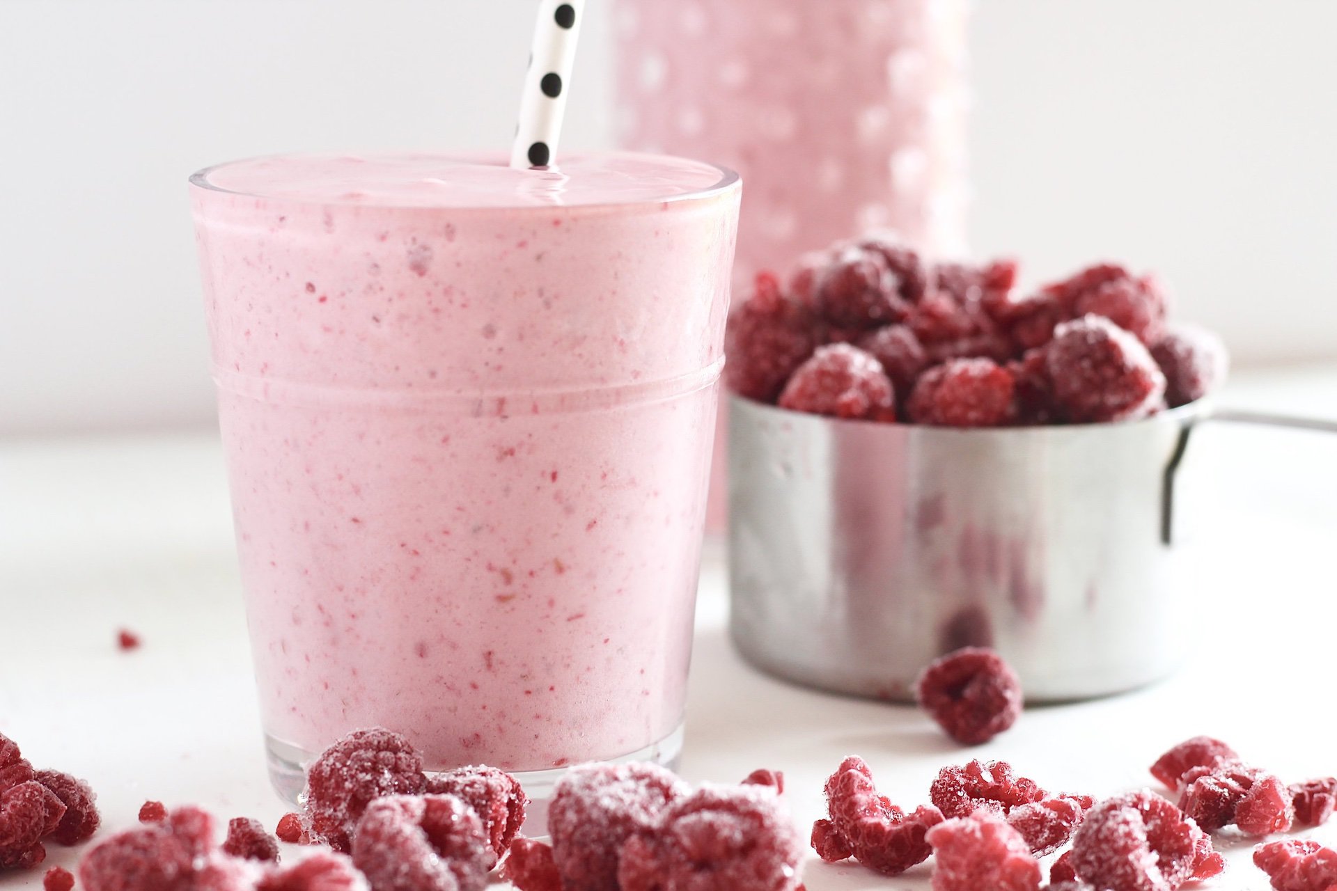 No-sugar added raspberry smoothie