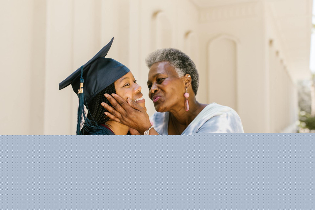 mom and daughter at graduation